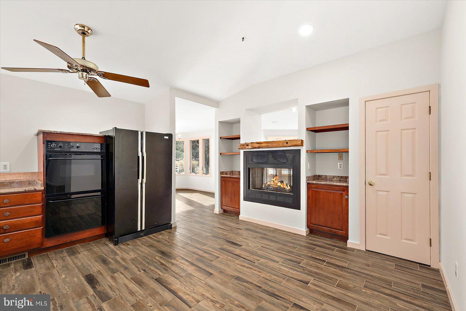 STRAY FOX - Residential