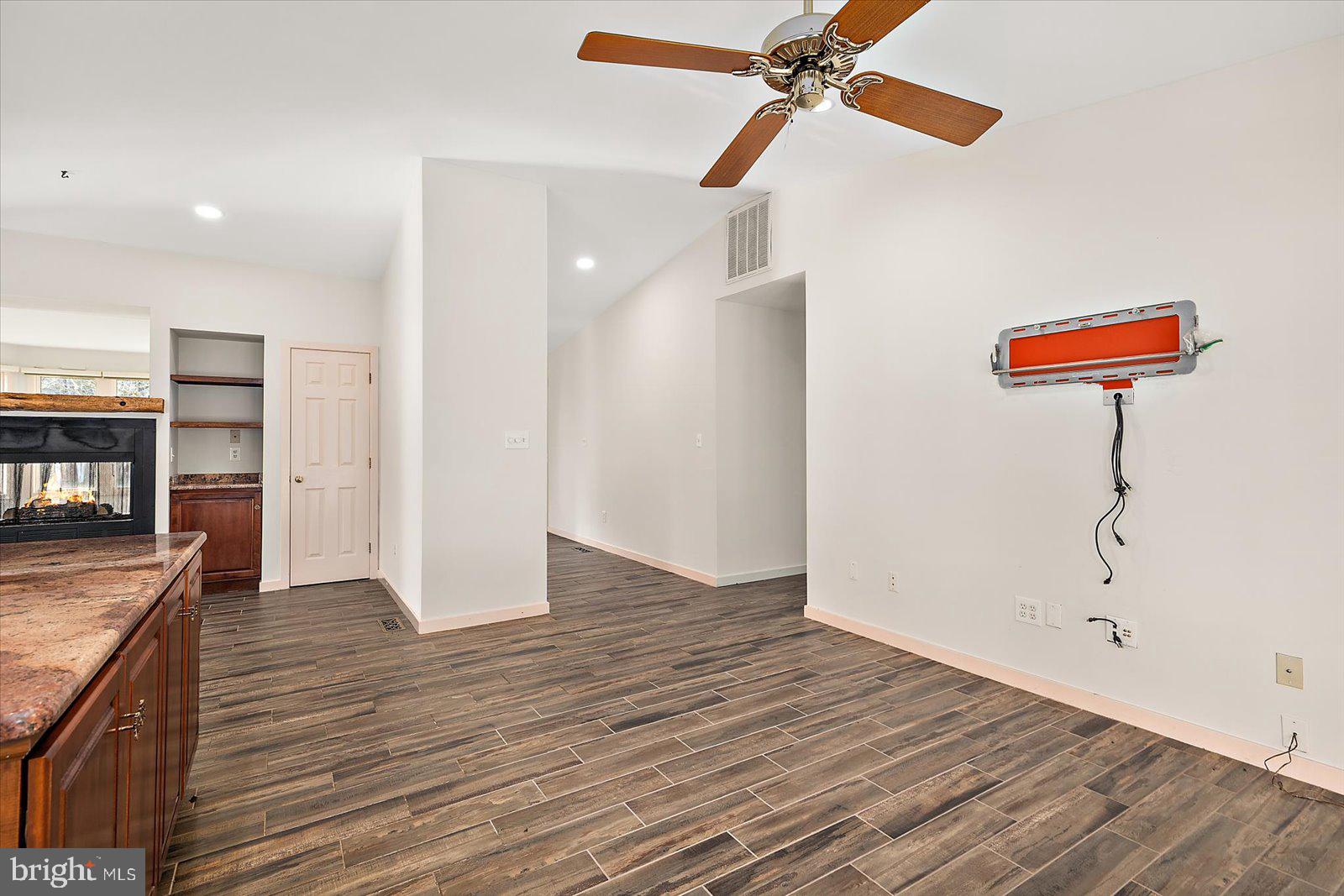 STRAY FOX - Residential