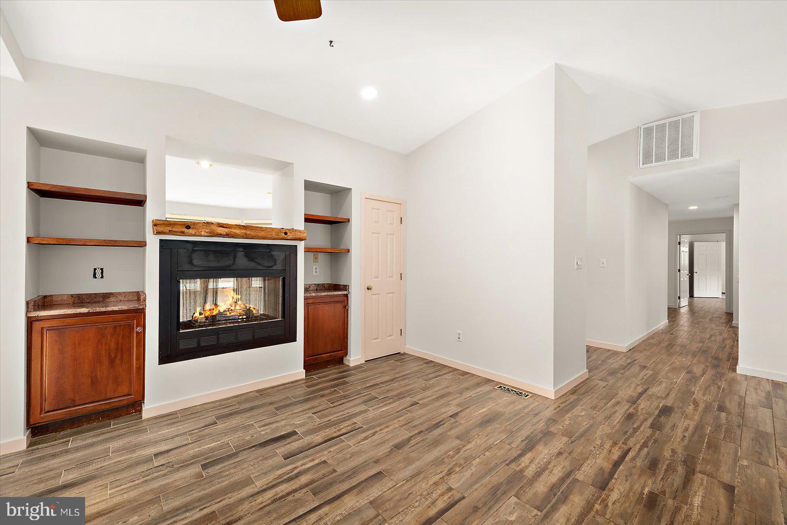 STRAY FOX - Residential