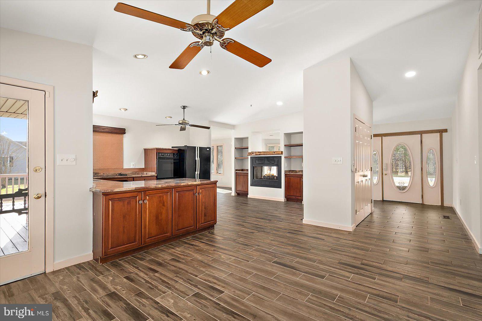 STRAY FOX - Residential