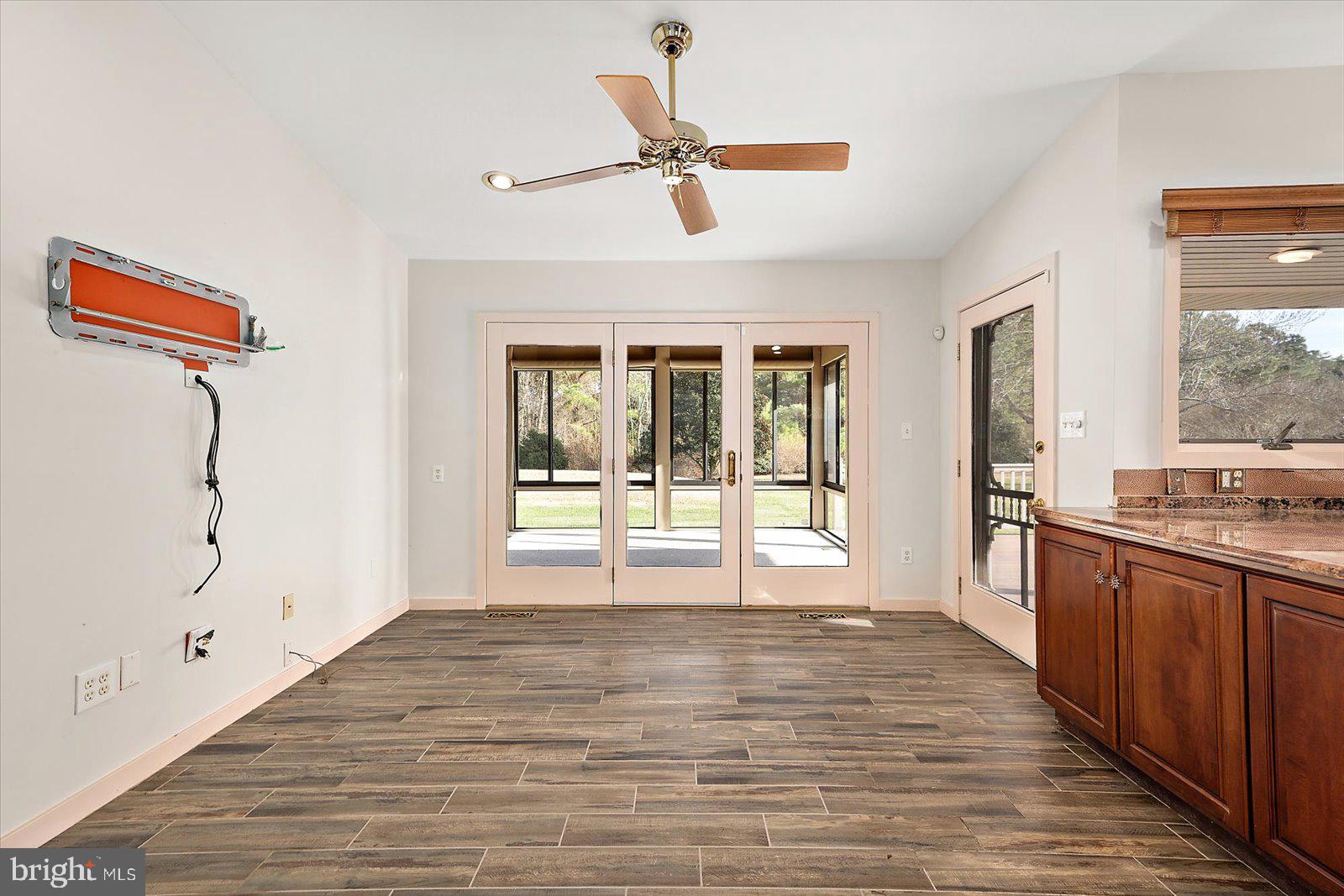 STRAY FOX - Residential