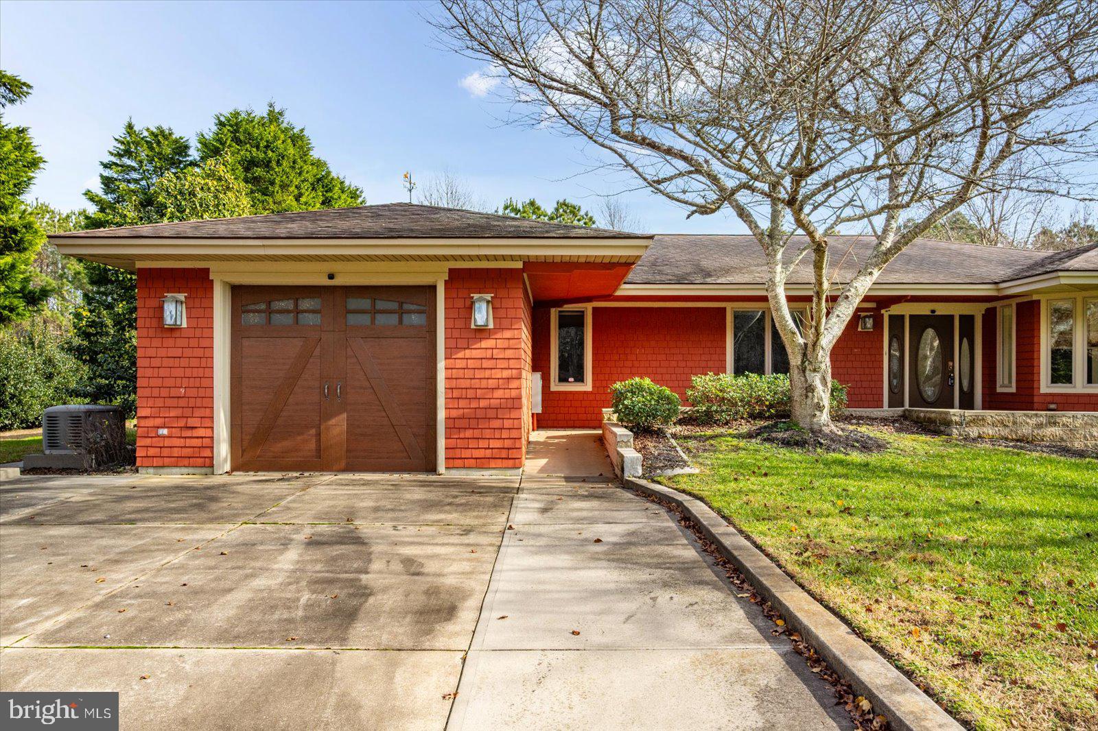 STRAY FOX - Residential