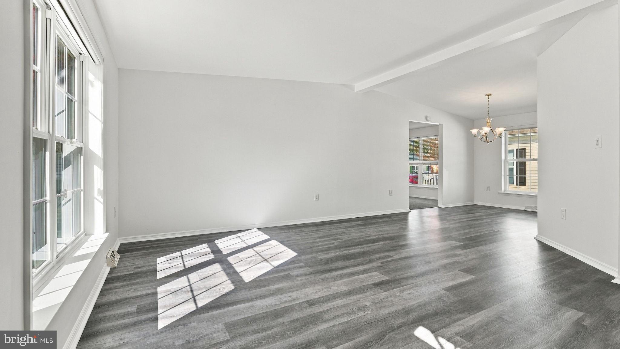 2037 HIGHLAND COURT