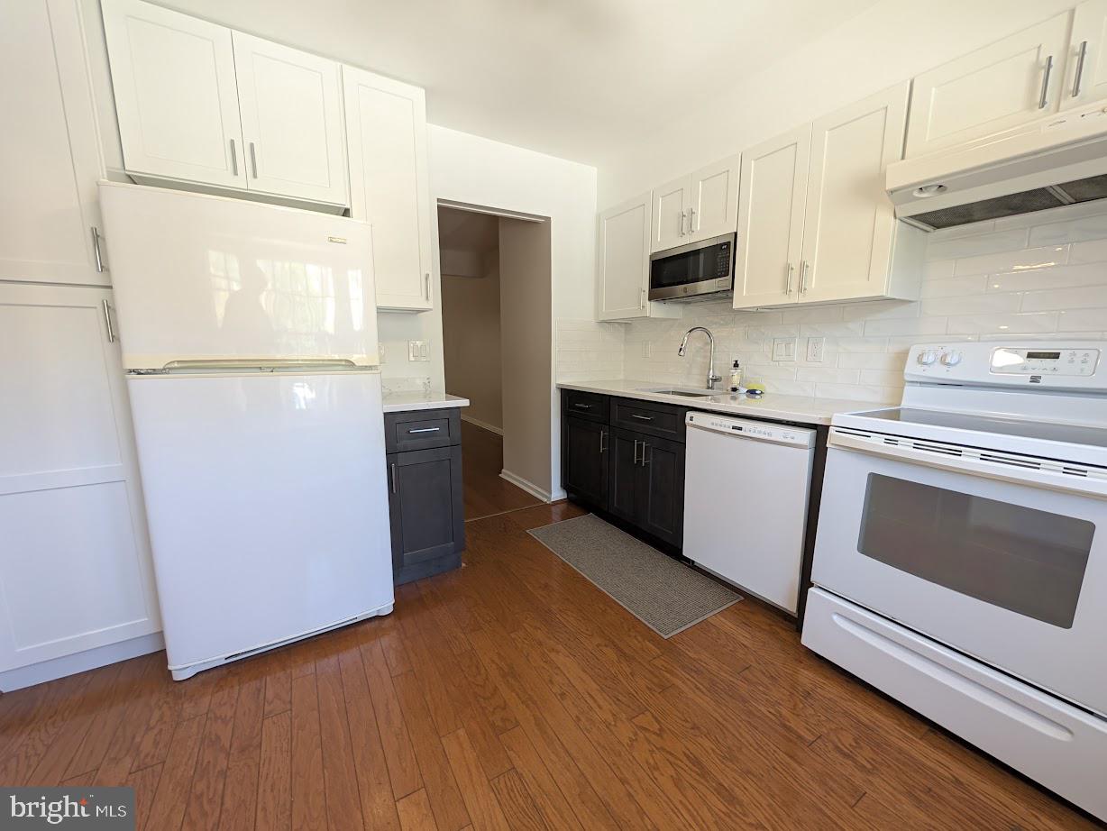 8241 CLIFTON FARM COURT