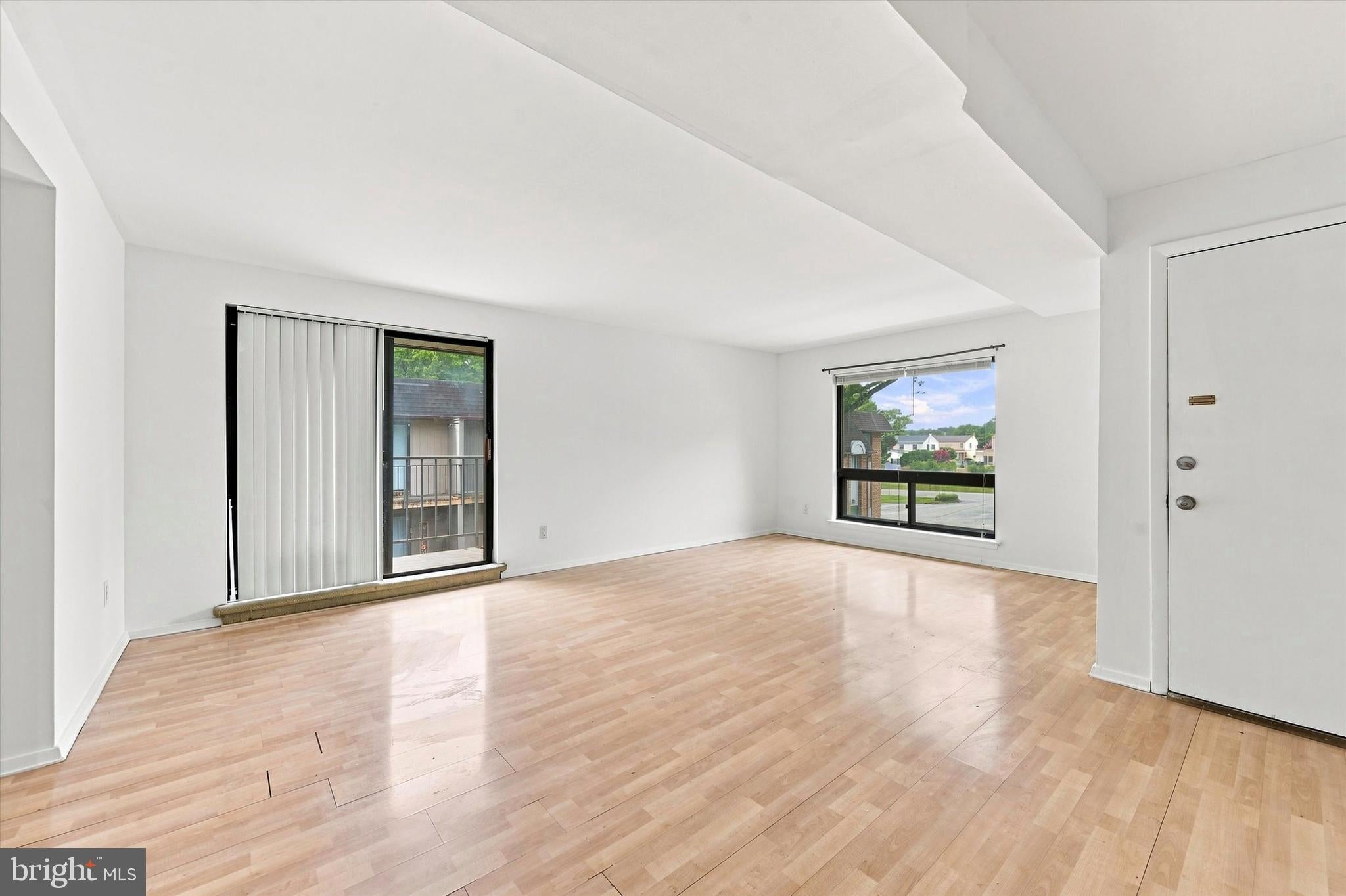 822 PUTNAM BOULEVARD B 822-B