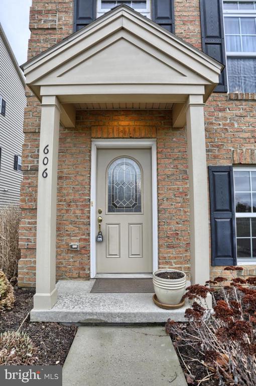 RICHMOND SQUARE - Residential