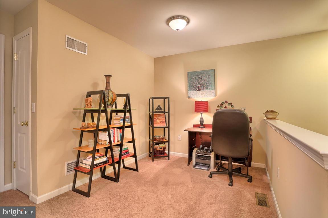 RICHMOND SQUARE - Residential