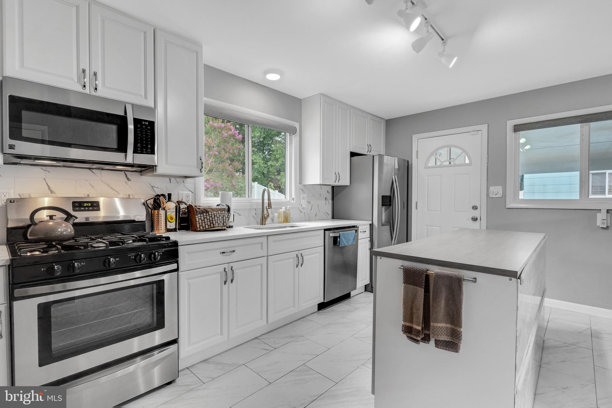 EDWARD ESTATES - Residential