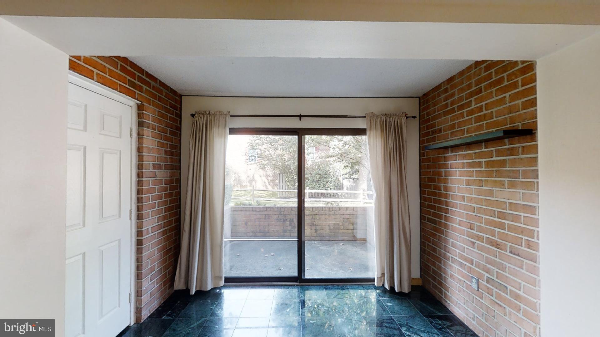 OAKTON - Residential Lease