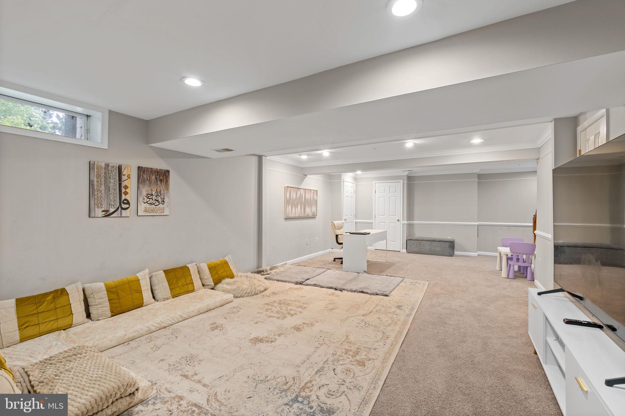 VILLAGE OF CLOPPERS MILL - Residential Lease