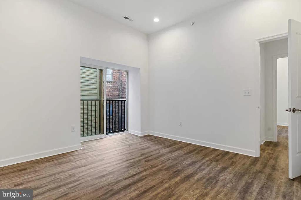 NORTHERN LIBERTIES - Commercial Sale