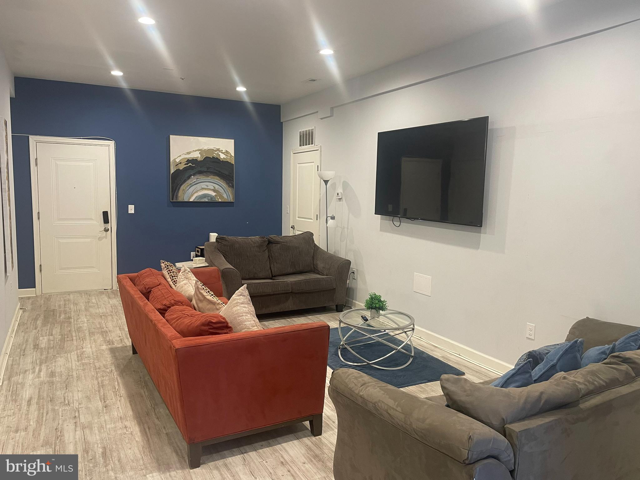 NORTHERN LIBERTIES - Commercial Sale