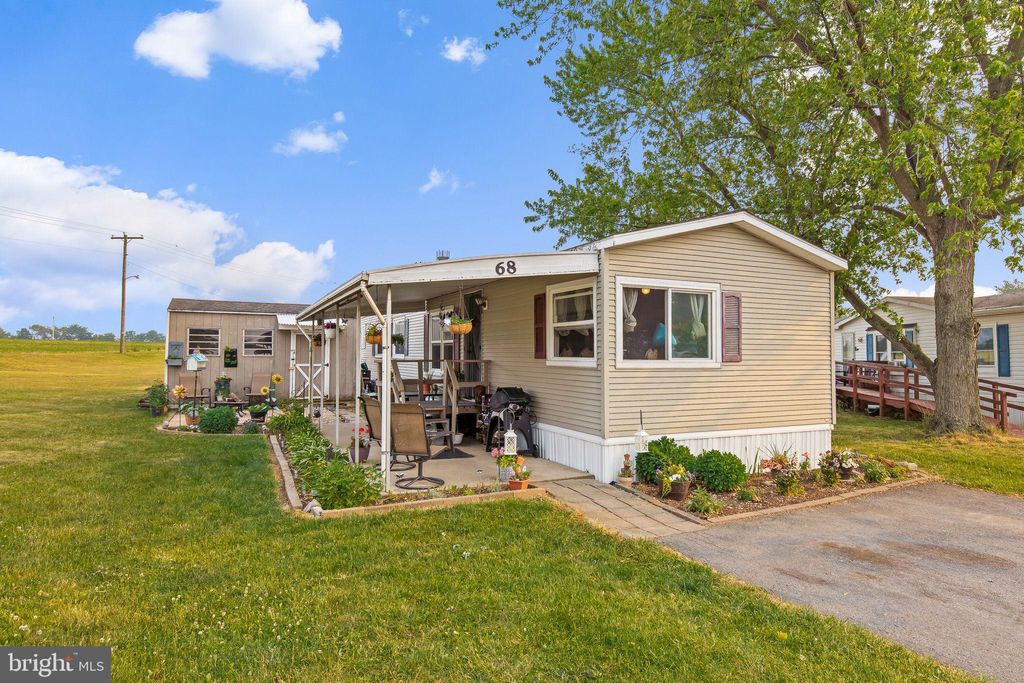 Photo of 68 PENN VALLEY VLG, LITITZ, PA 17543 (MLS # PALA2036296)