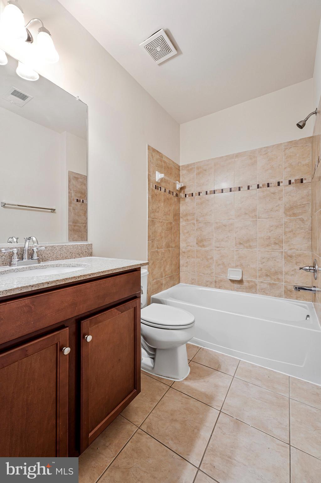 MERCER PARK CONDOMINIUM - Residential Lease