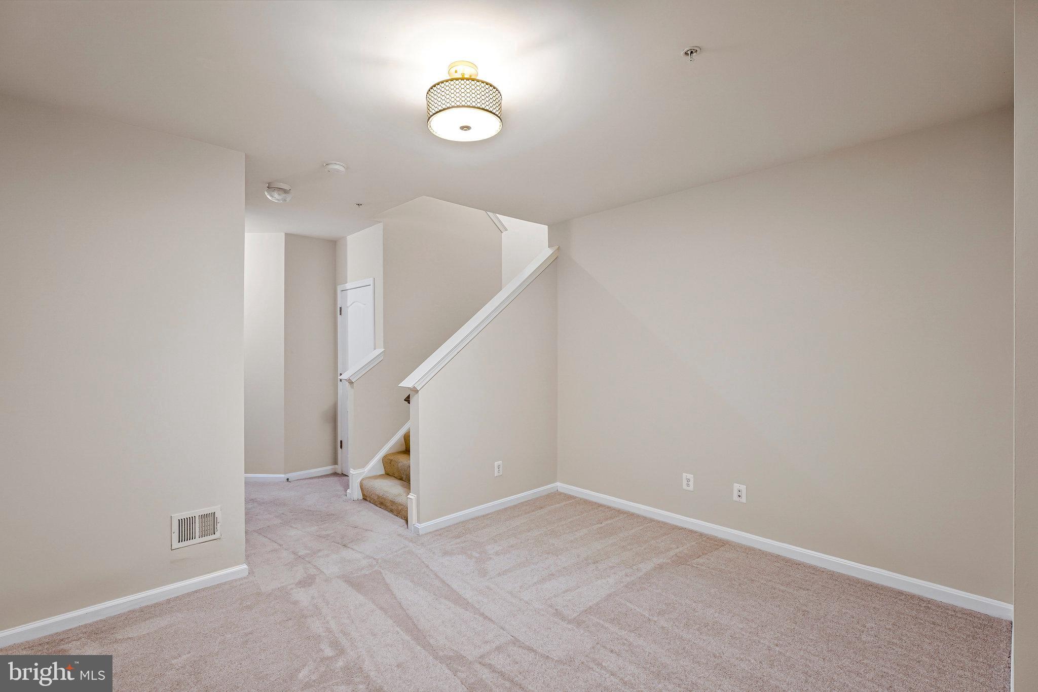 MERCER PARK CONDOMINIUM - Residential Lease