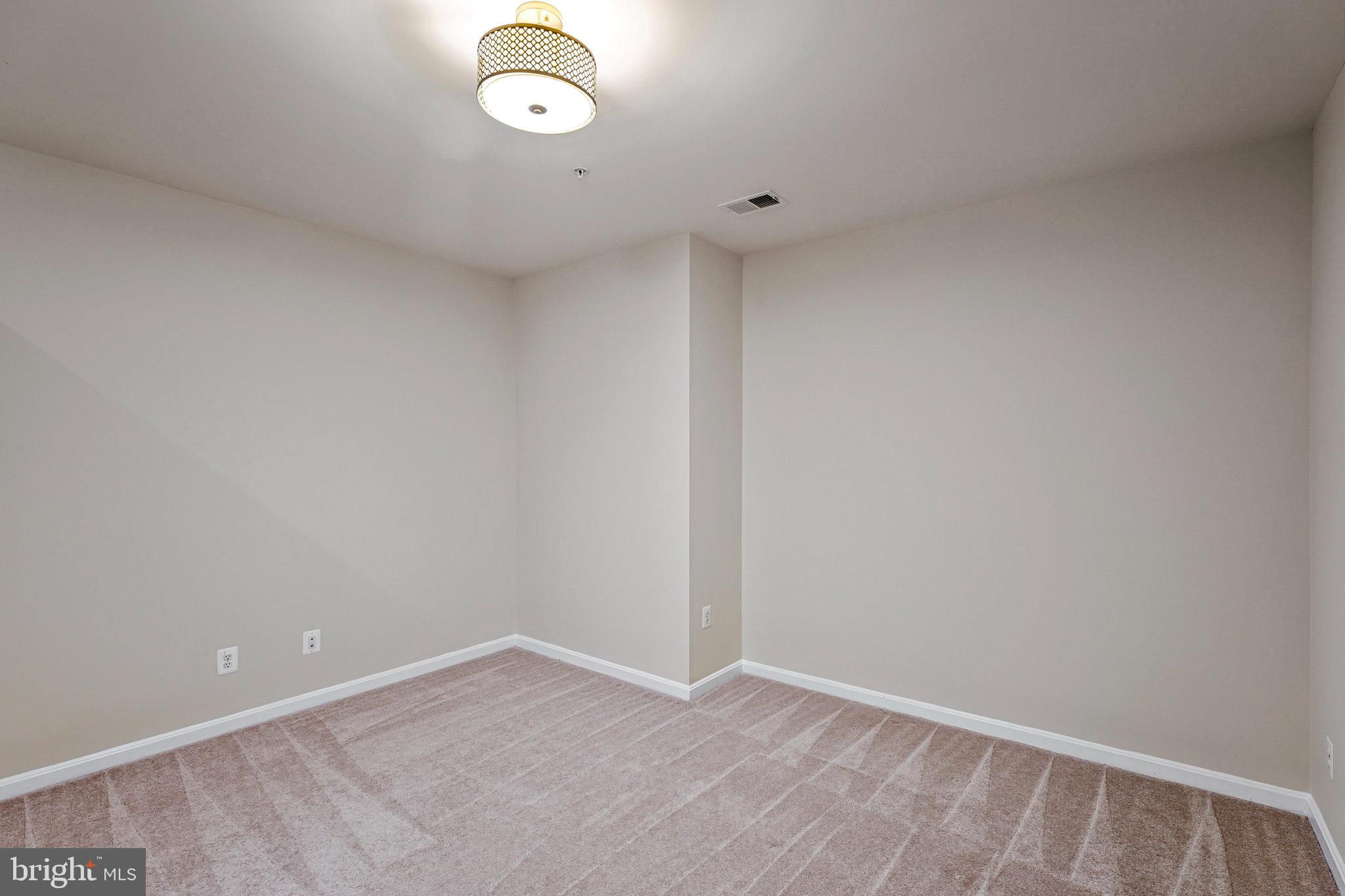 MERCER PARK CONDOMINIUM - Residential Lease