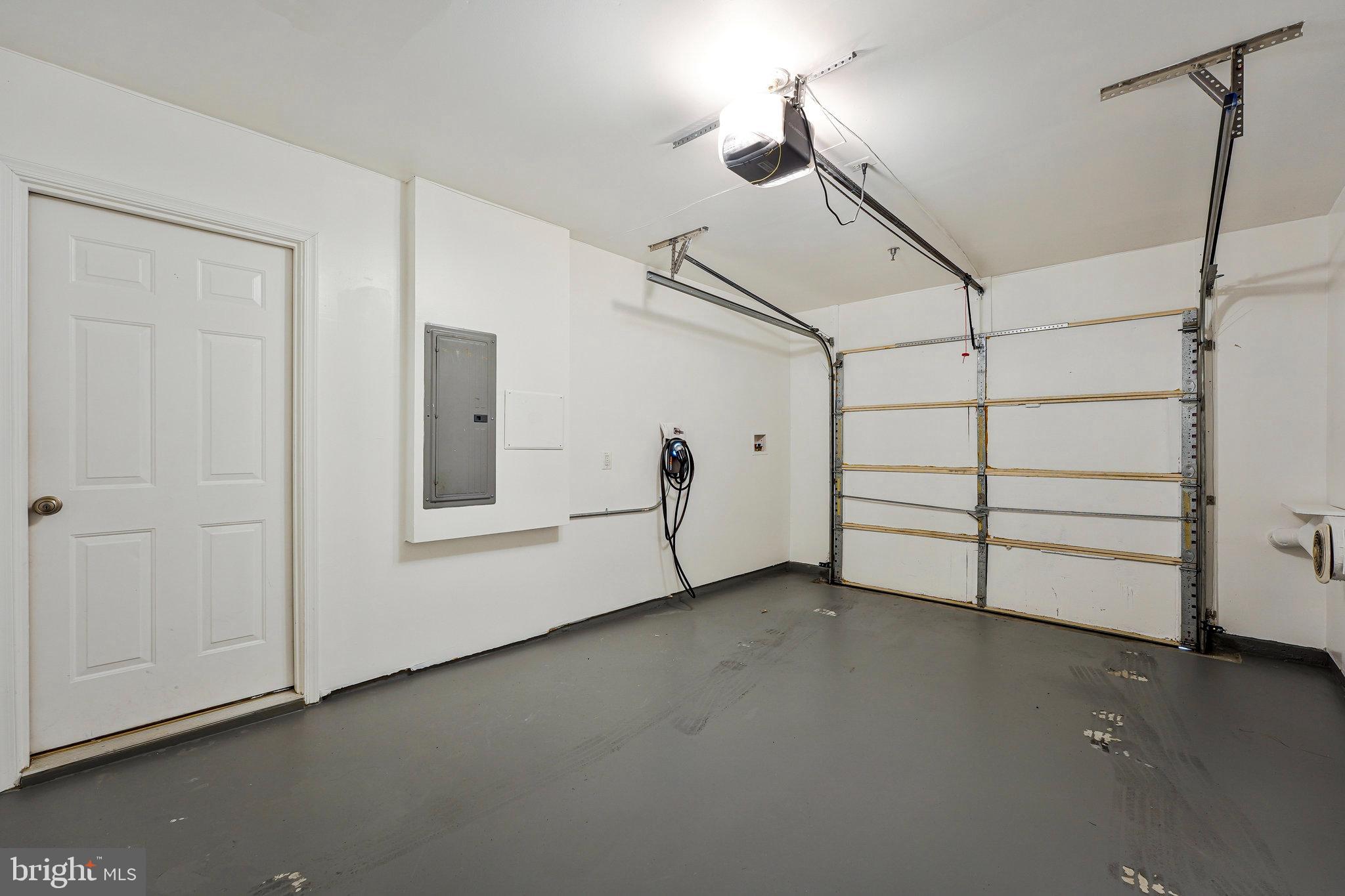 MERCER PARK CONDOMINIUM - Residential Lease