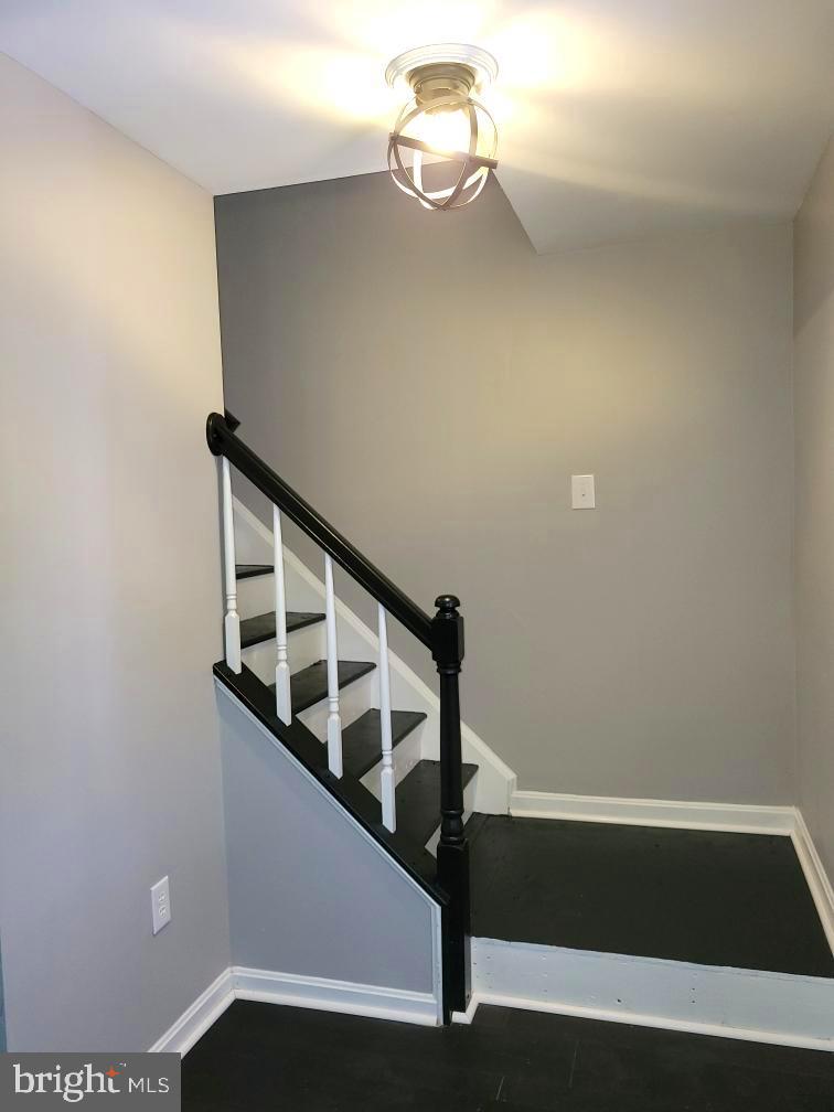 CHRIS MAR MANOR - Residential