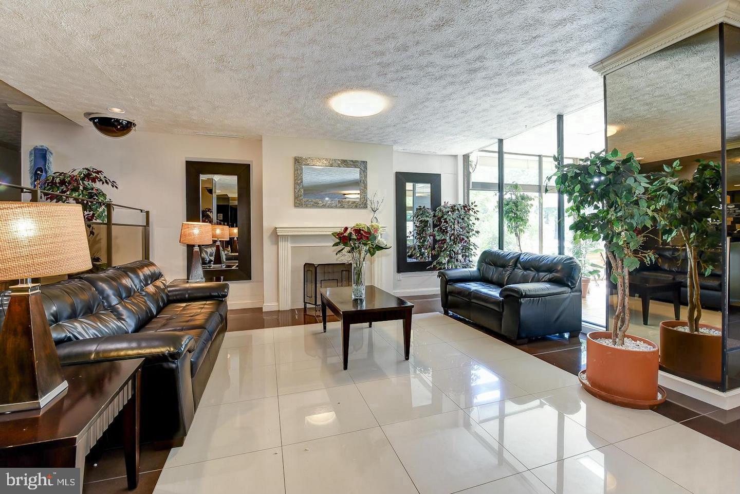 1111 ARLINGTON BOULEVARD 815