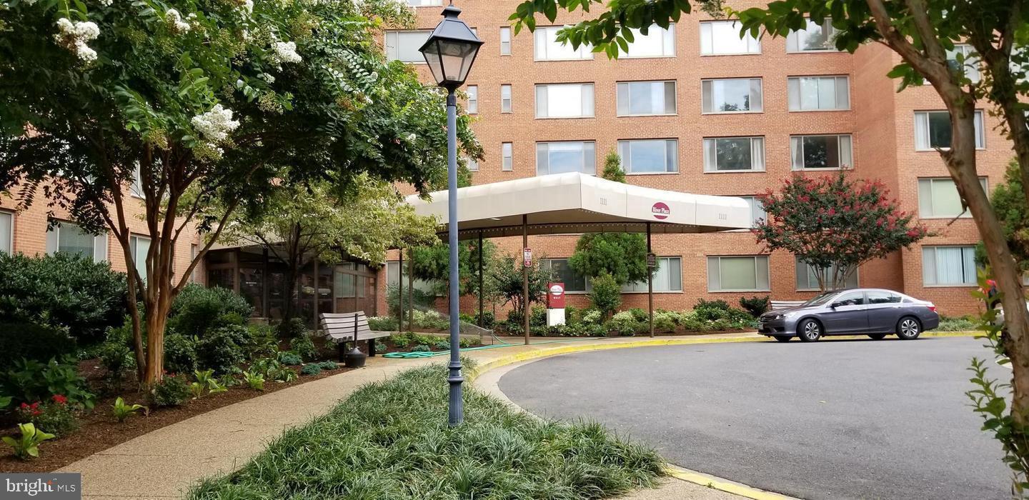 1111 ARLINGTON BOULEVARD 815