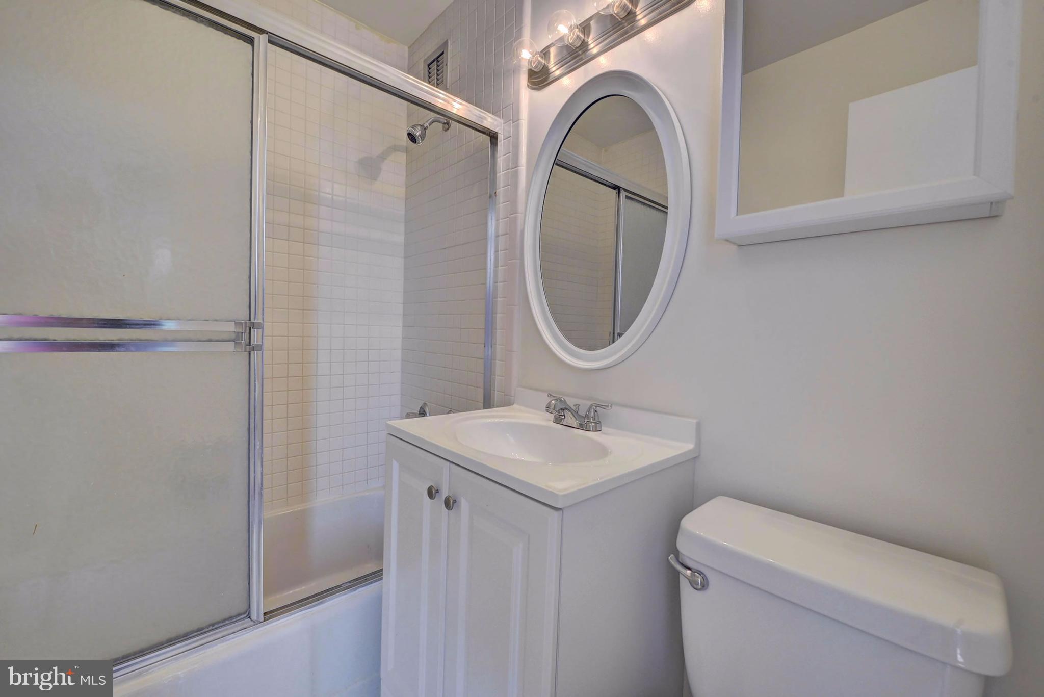 RIVER PLACE - Residential Lease