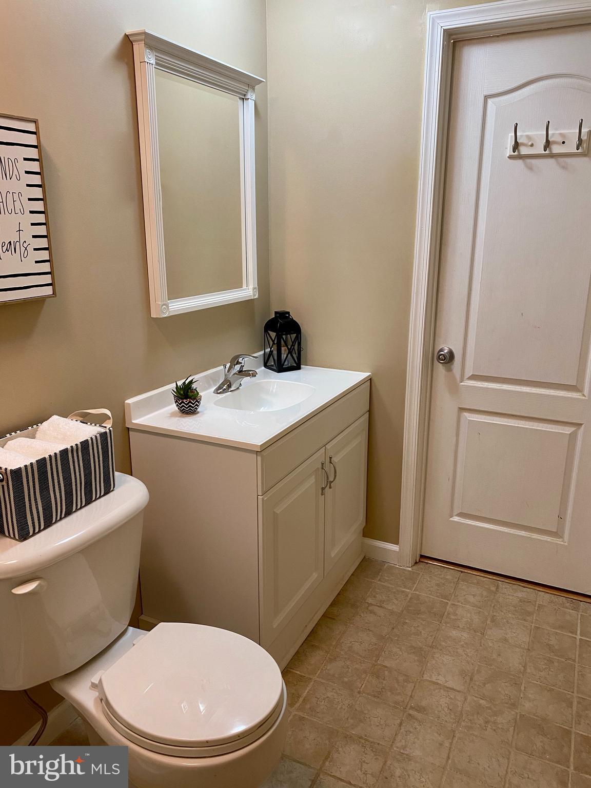 HAMPTON OAKS - Residential