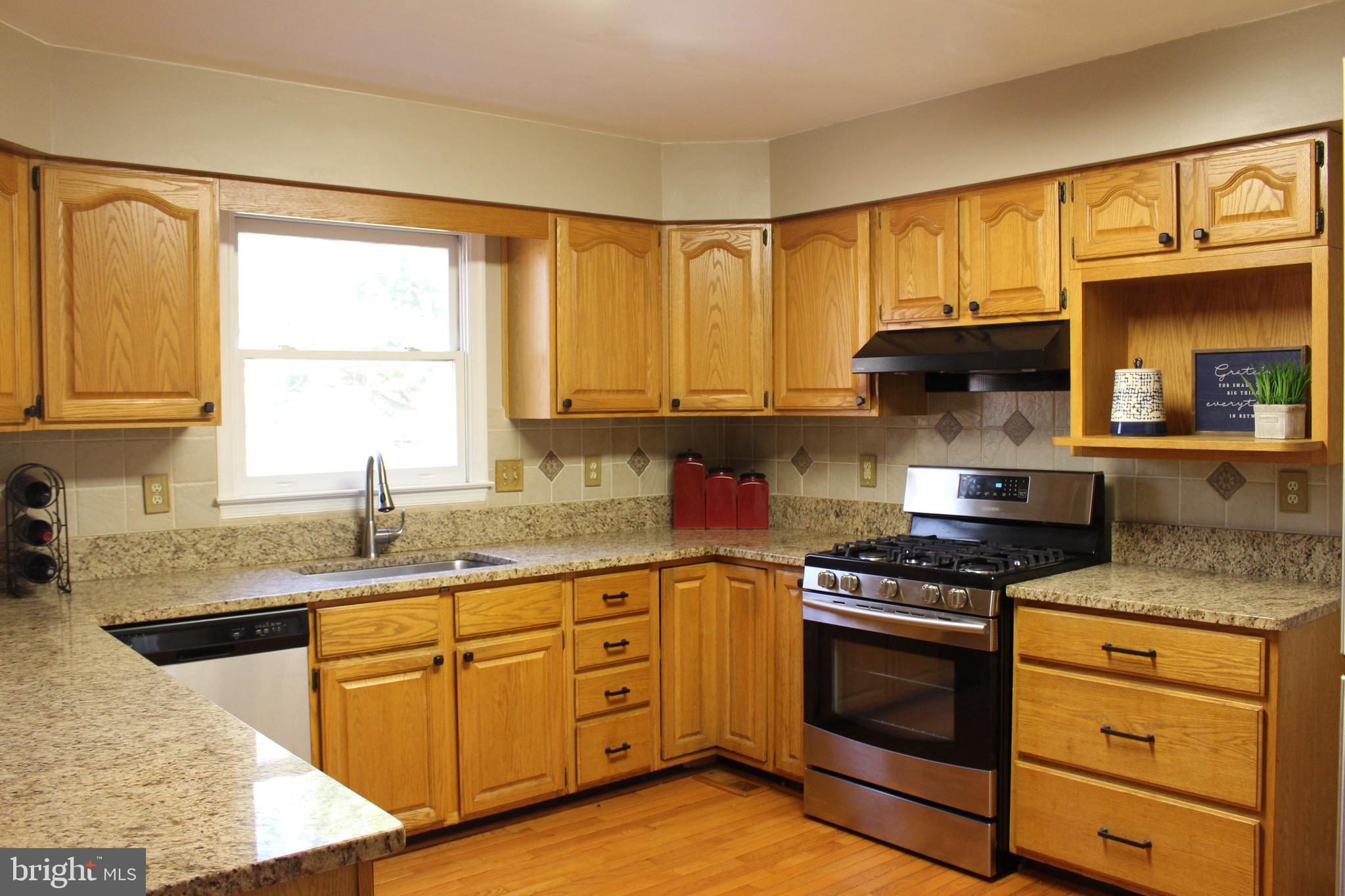 HAMPTON OAKS - Residential