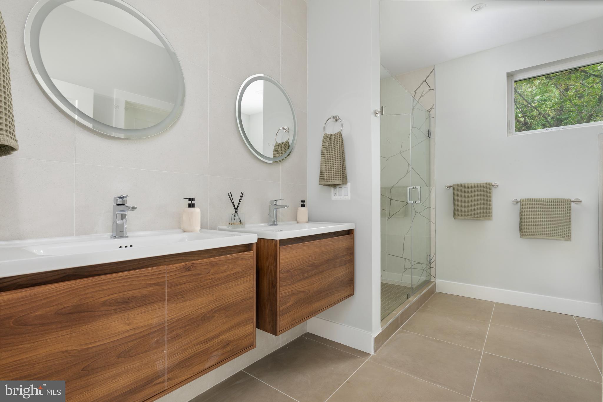 ORCHARD CREST - Residential