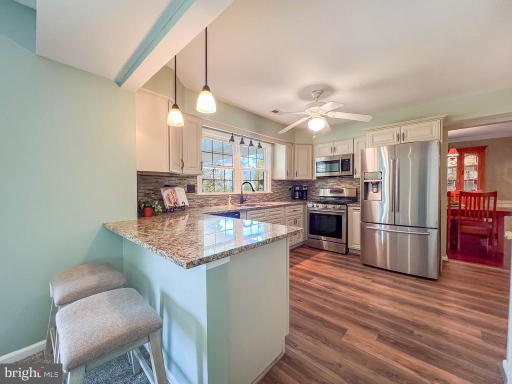 MAPLE POINT - Residential