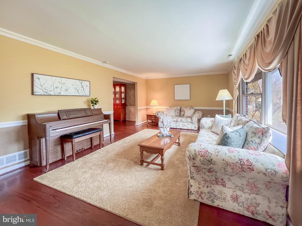 MAPLE POINT - Residential