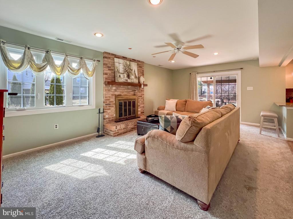 MAPLE POINT - Residential