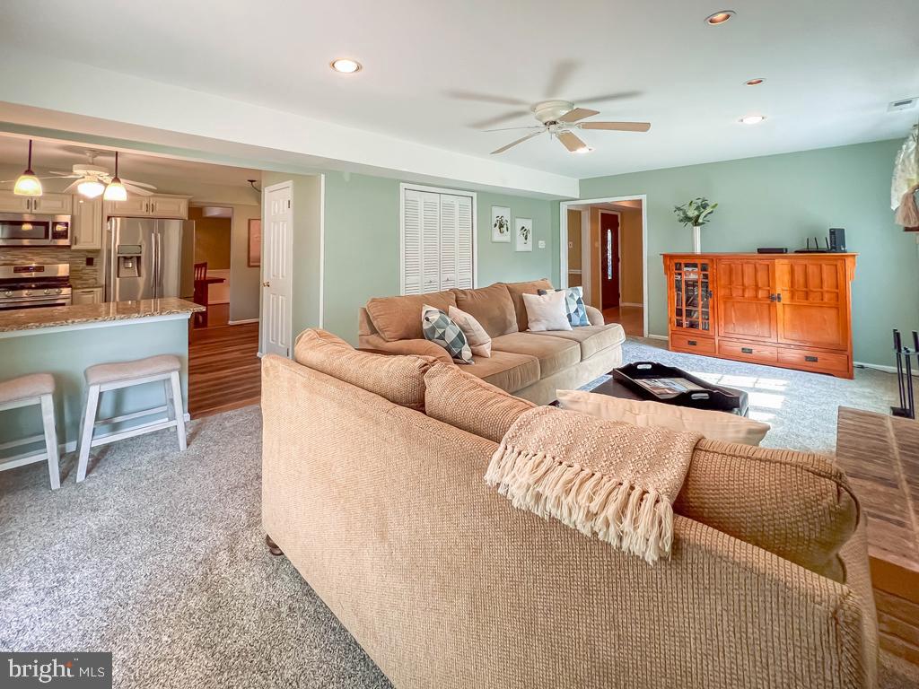 MAPLE POINT - Residential