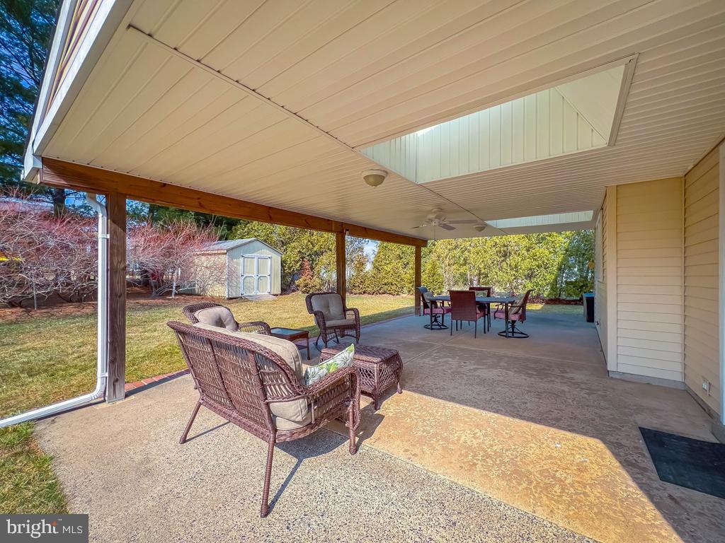 MAPLE POINT - Residential