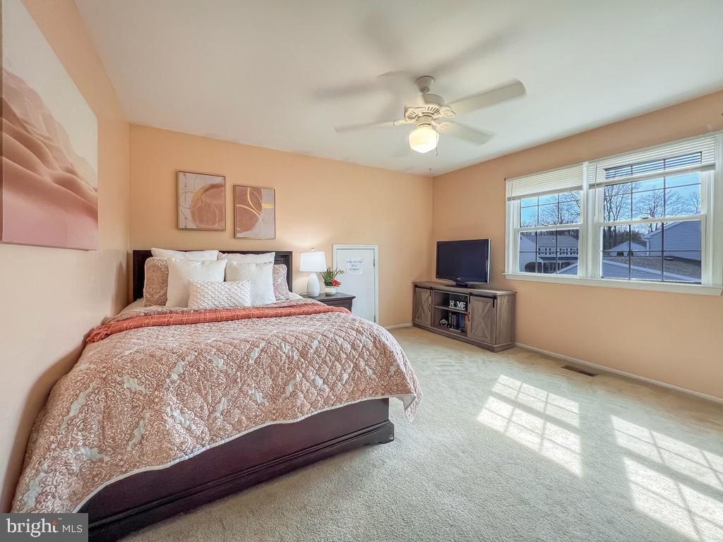 MAPLE POINT - Residential