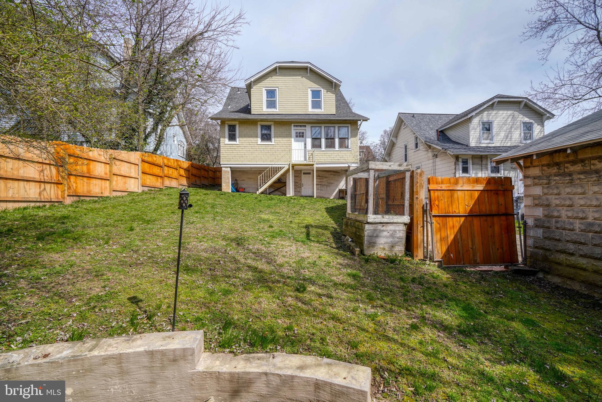 LAURAVILLE HISTORIC DISTRICT - Residential