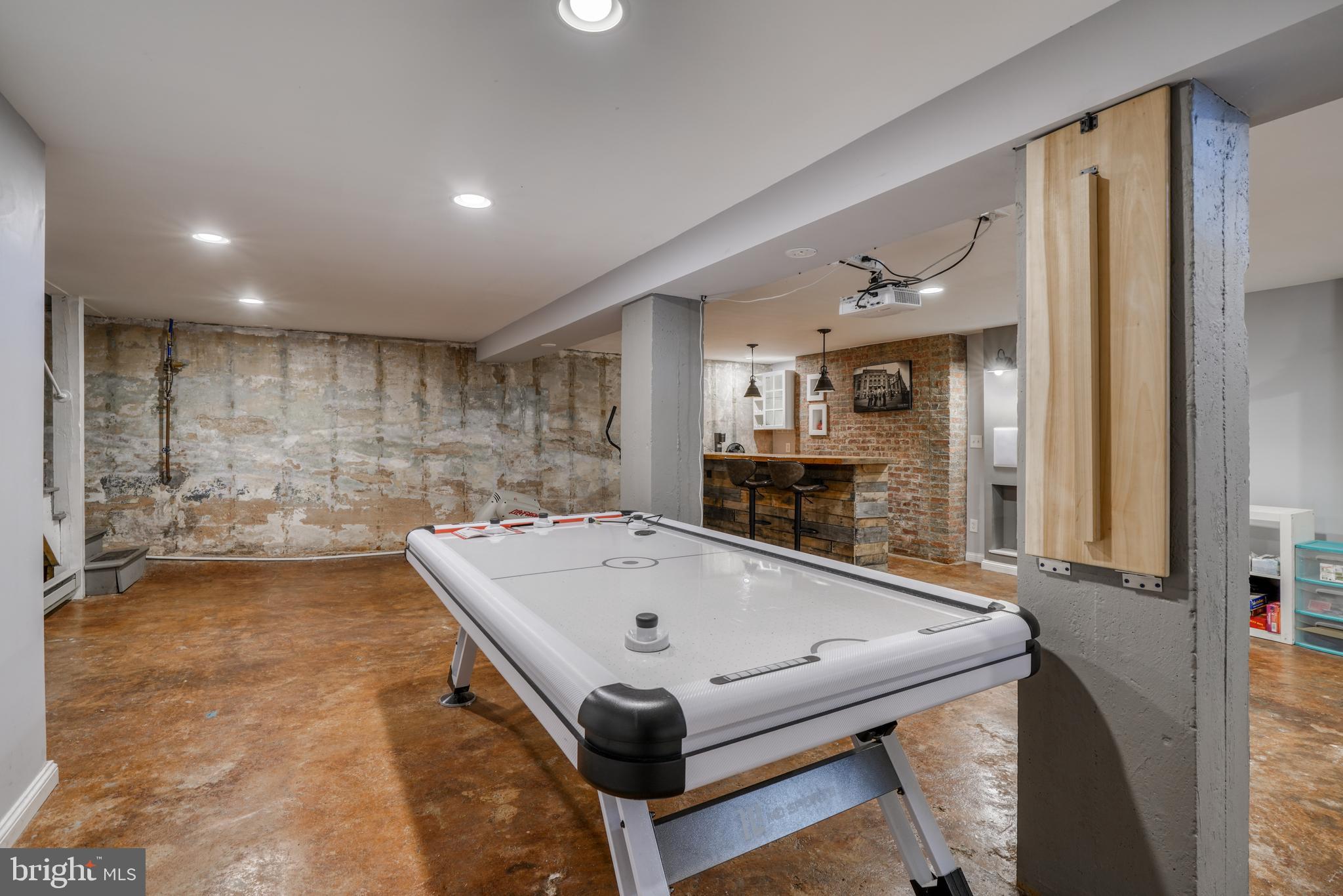 LAURAVILLE HISTORIC DISTRICT - Residential