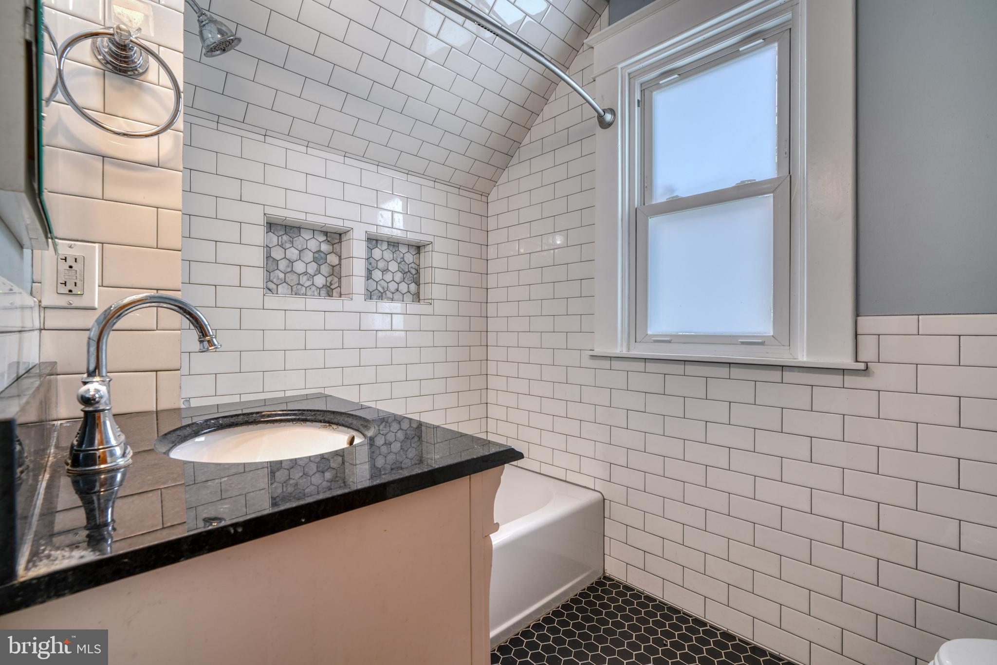 LAURAVILLE HISTORIC DISTRICT - Residential