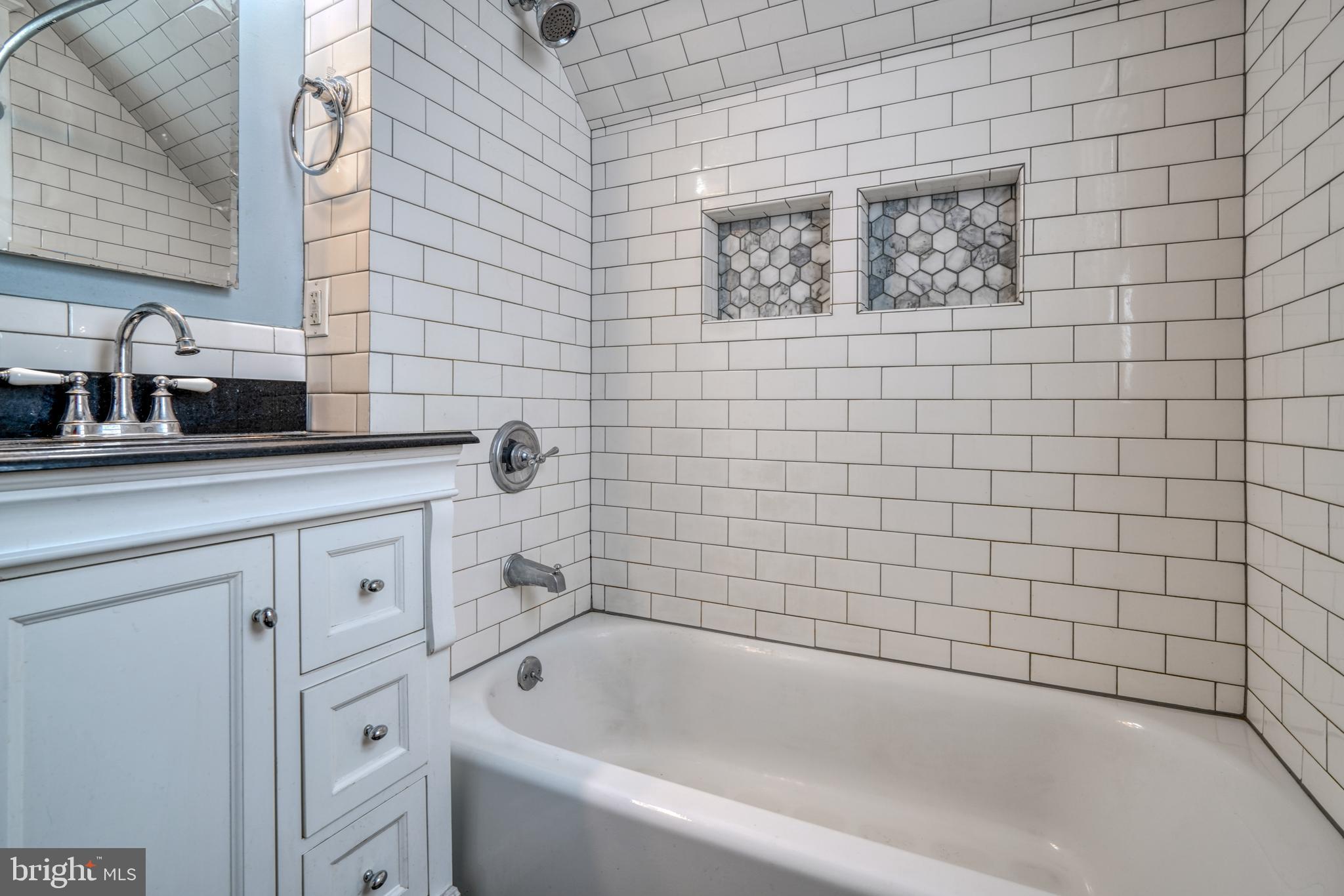 LAURAVILLE HISTORIC DISTRICT - Residential