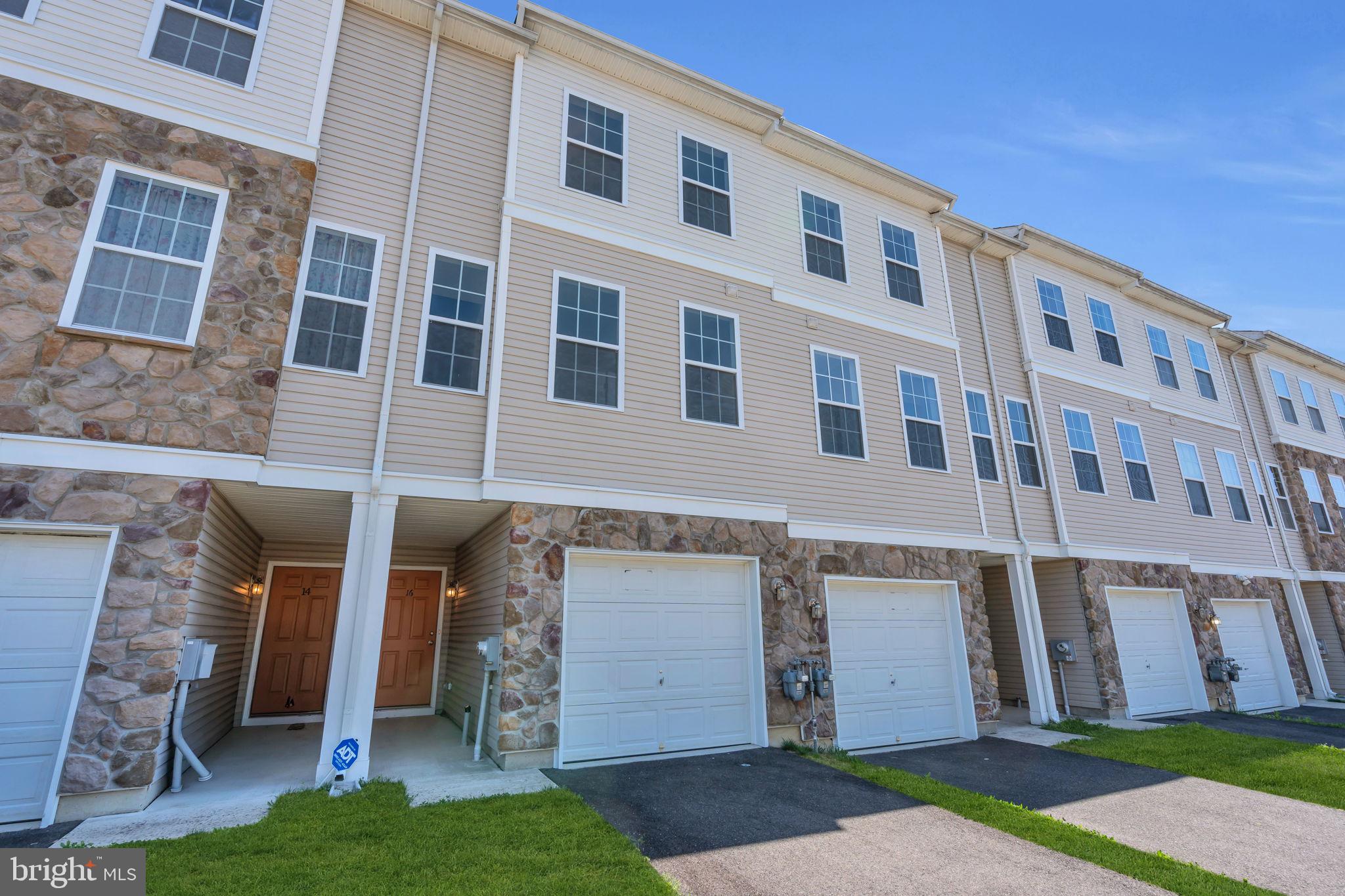 16 ROWAND WAY EAST