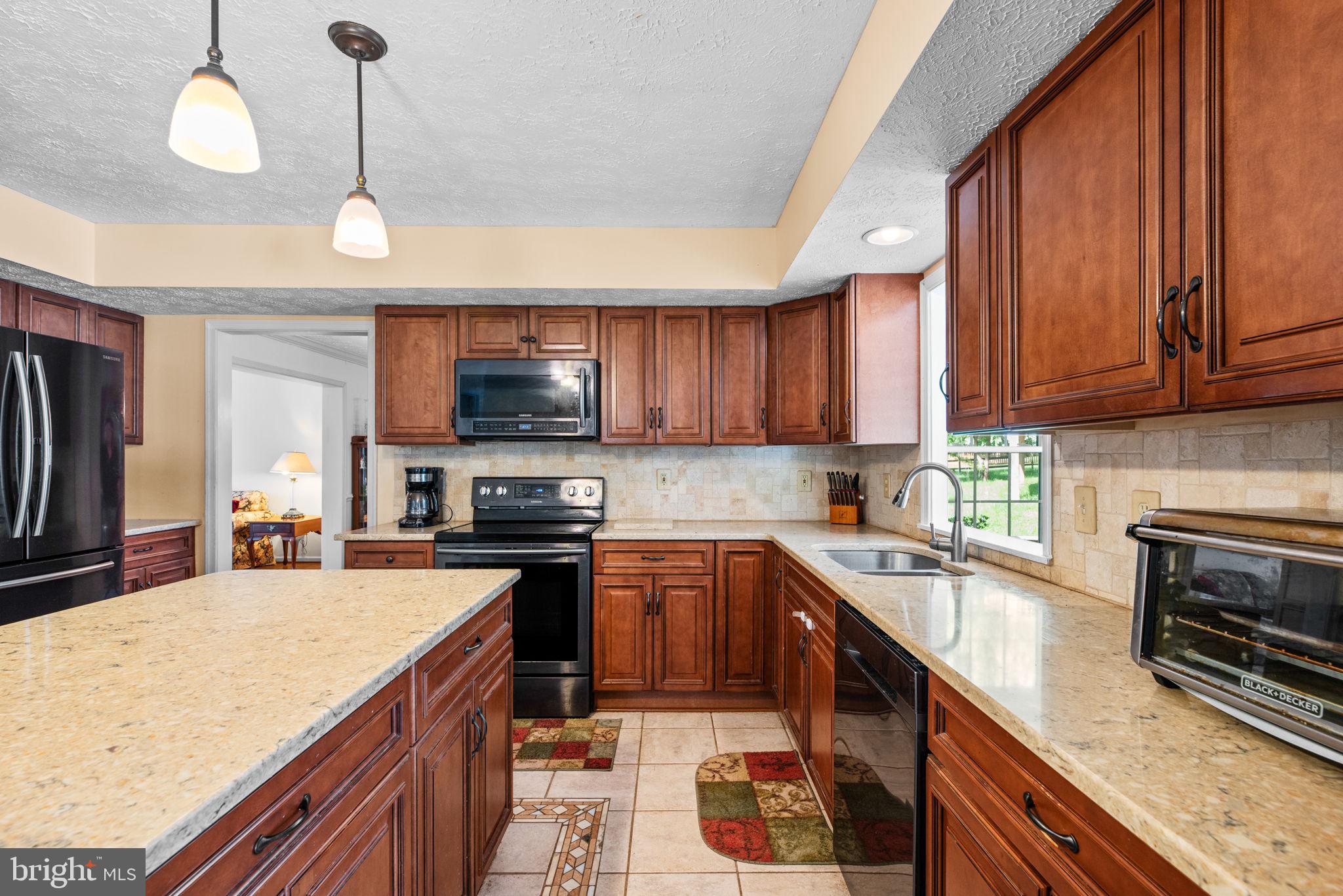 HINES ESTATES - Residential