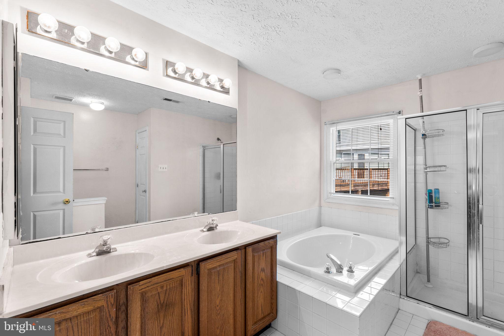 HINES ESTATES - Residential