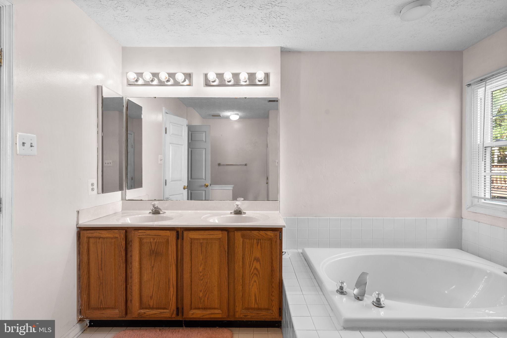 HINES ESTATES - Residential