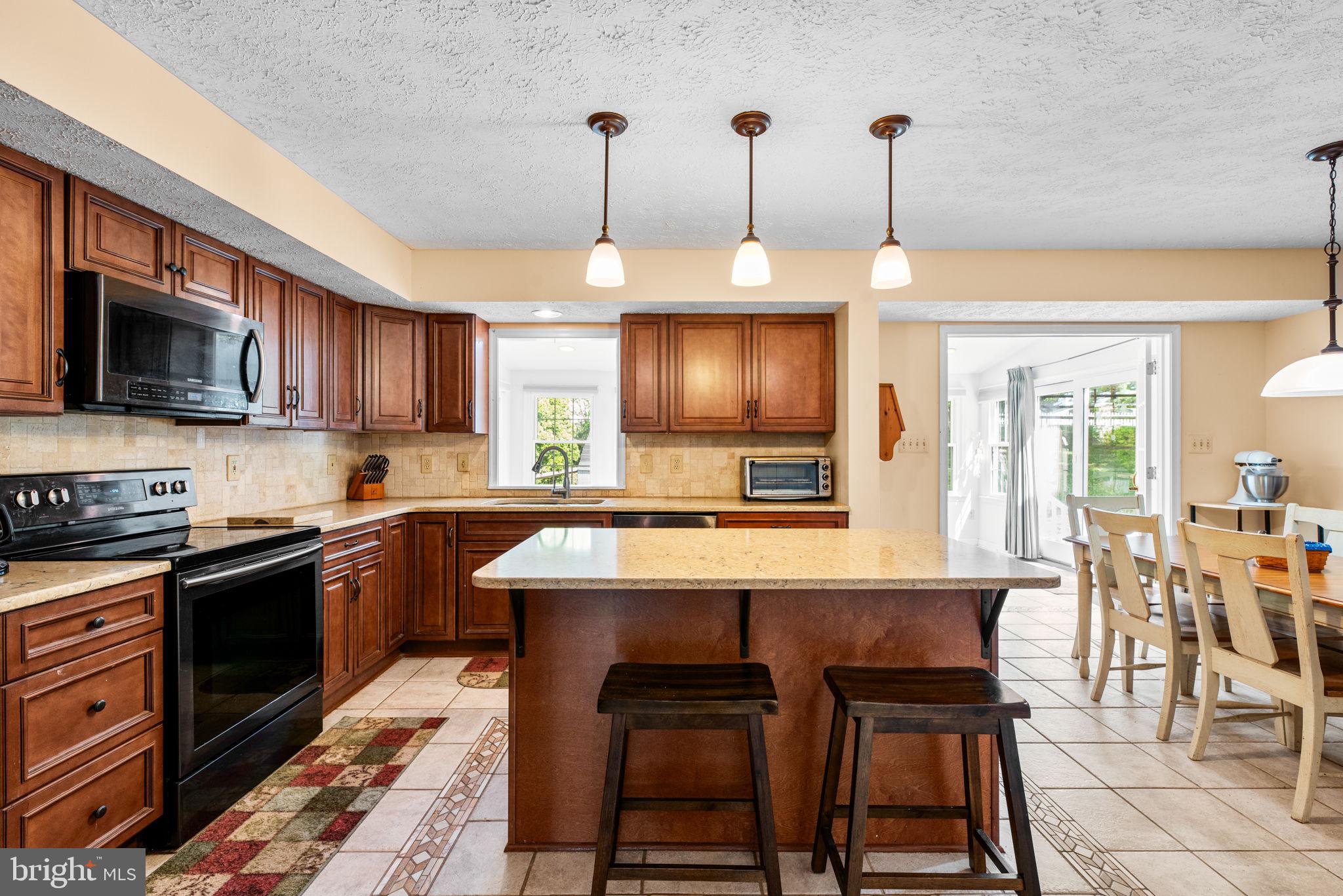 HINES ESTATES - Residential