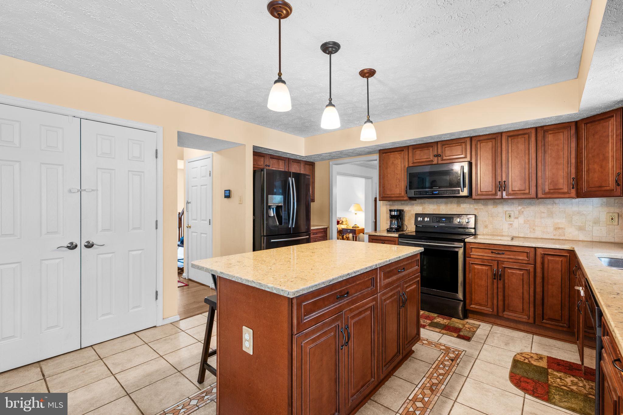 HINES ESTATES - Residential