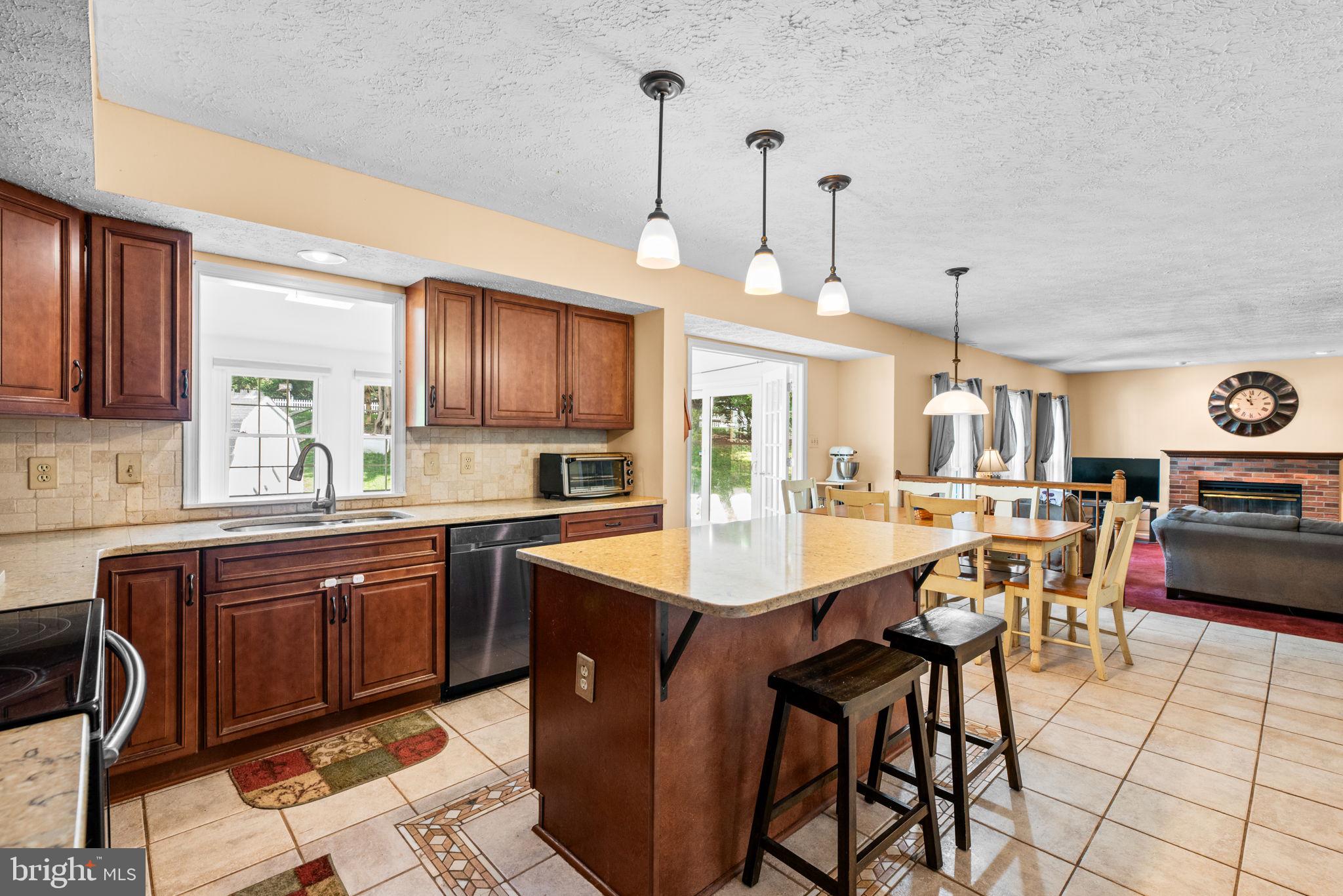 HINES ESTATES - Residential