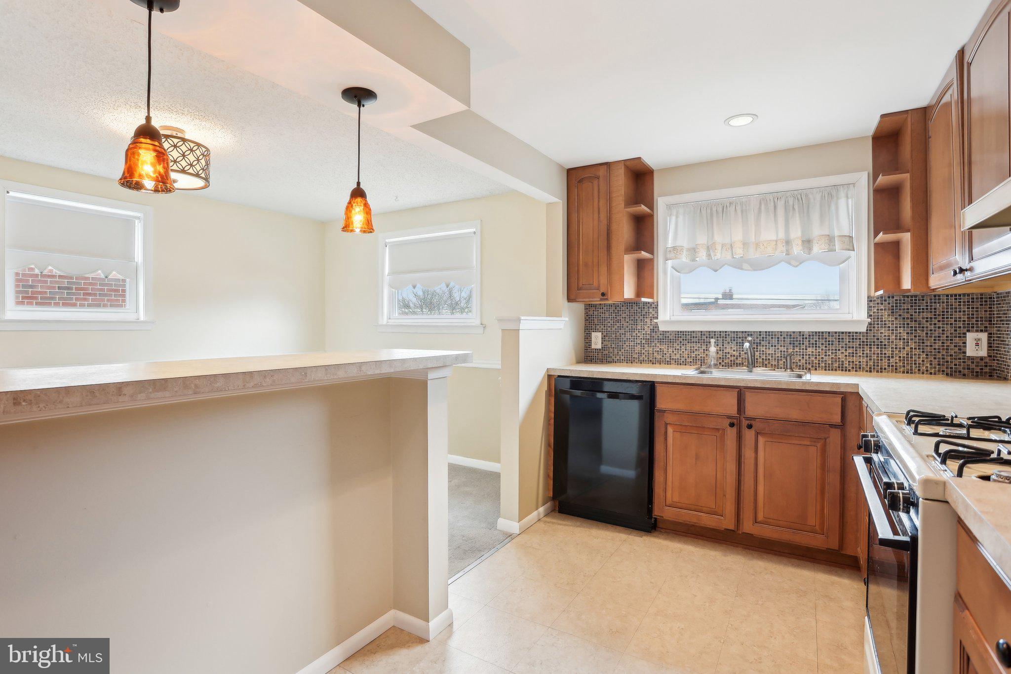 ACADEMY GARDENS - Residential