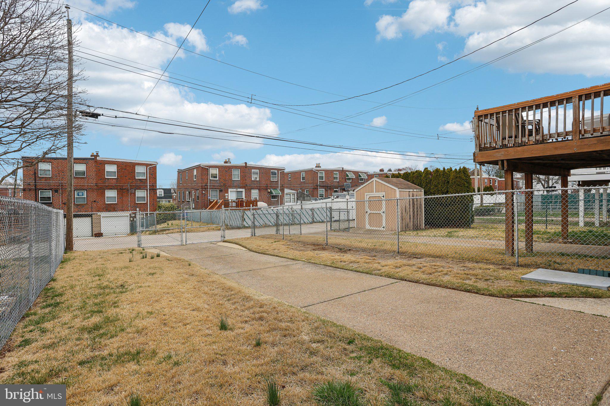 ACADEMY GARDENS - Residential