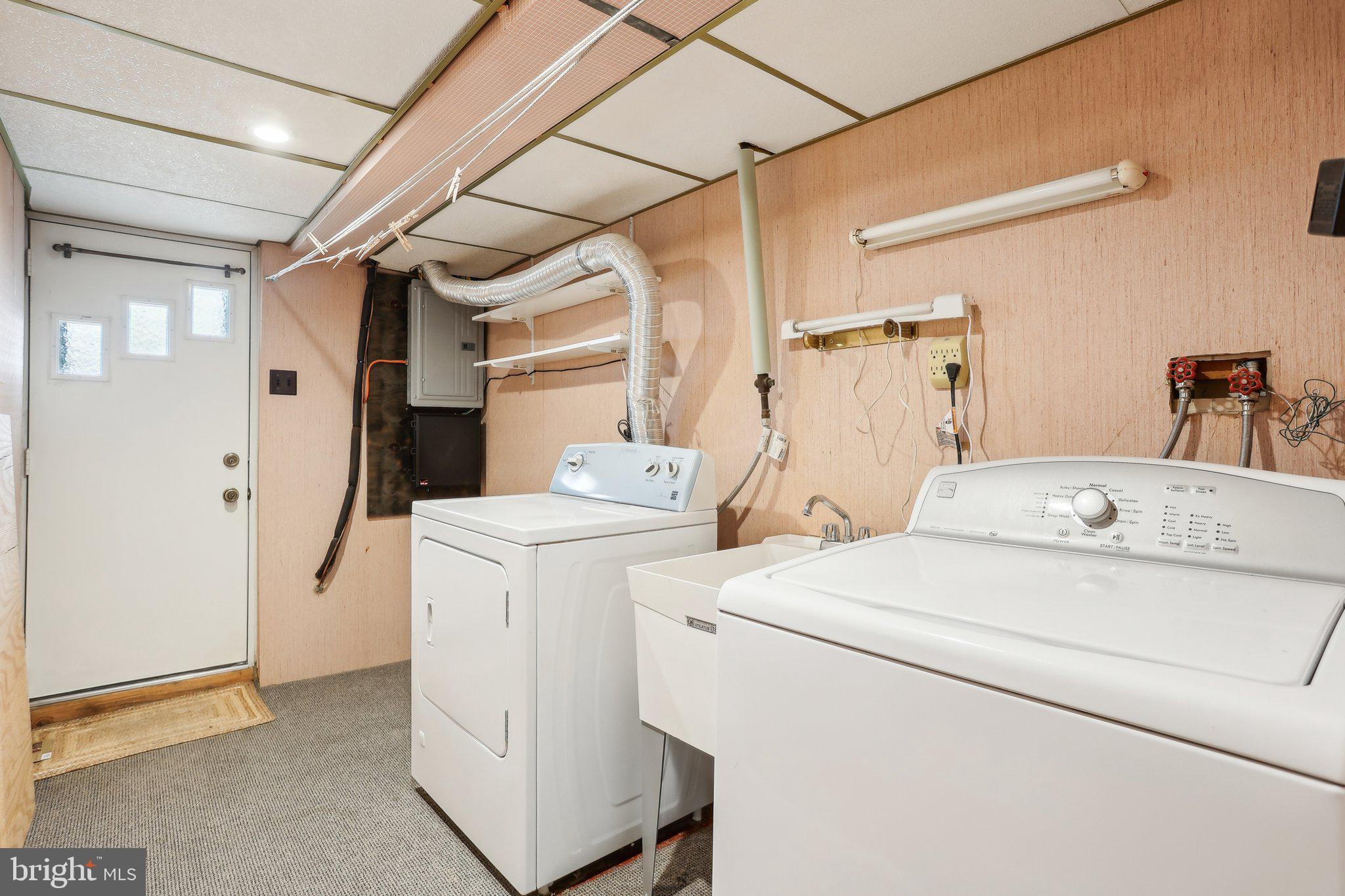 ACADEMY GARDENS - Residential