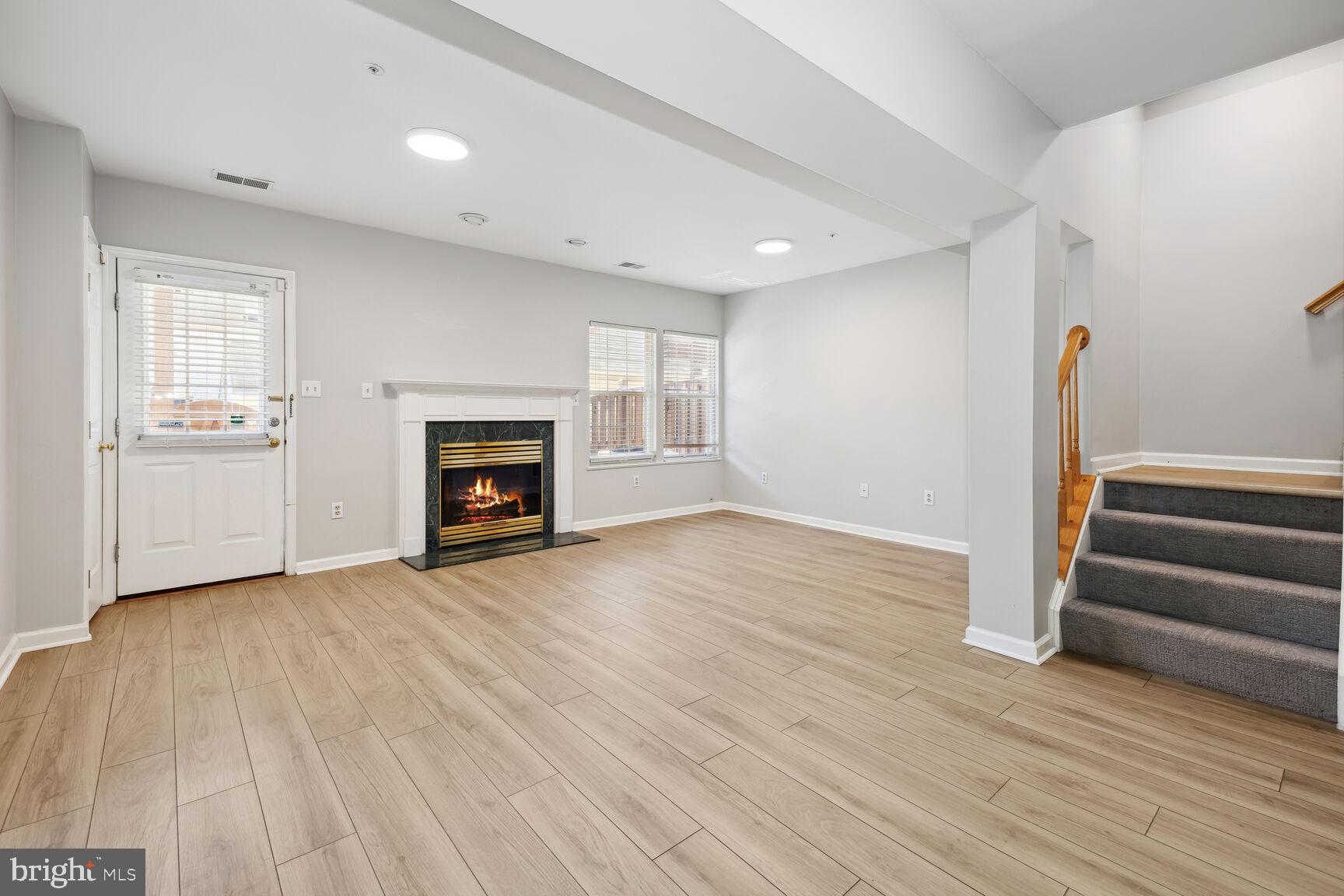 CLOPPERS MILL - Residential Lease