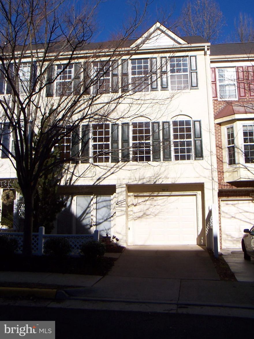 WALK TO VIENNA METRO!!!! *SPACIOUS & Super BRIGHT!  TOP SCHOOLS-Madison HS! *LARGE OPEN Hardwood FOYER * 3 BRs 3.5 BAs* 9'CEILINGS* 3 SIDED GAS FP *Entire Main Level Hardwood Floors. Upgraded Kitchen With Granite! *LARGE Living Rm * LARGE MBR W/VAULTED CEILING- CEILING FAN-WALK IN CLOSET* LUX MBR BA W/TUB & SEP SHOWER* 2 GOOD SIZE BRs, Fin RR/Den w/ Full Bath.  Backs to Woods!  *Available Feb 1st*